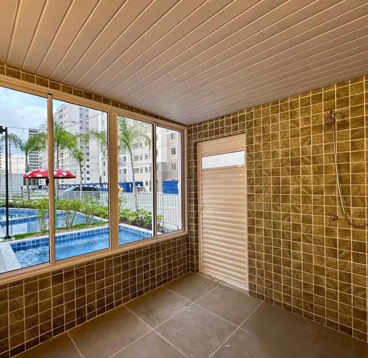 Furnished 2-bedroom apartment with 2 bathrooms — photo 37