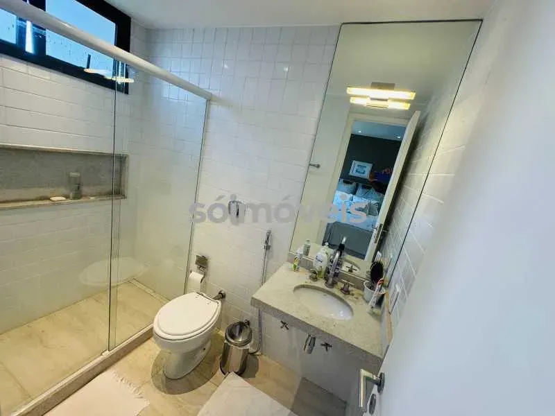 Furnished apartment, 207 m², with floor-to-ceiling windows — photo 8