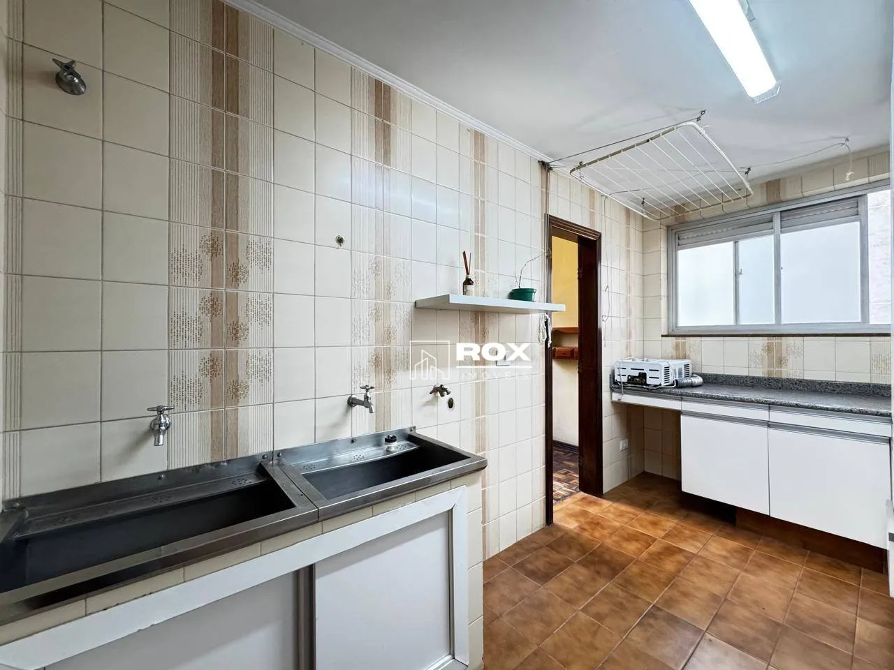 250 m² apartment with 3 bedrooms and a gas stove — photo 14