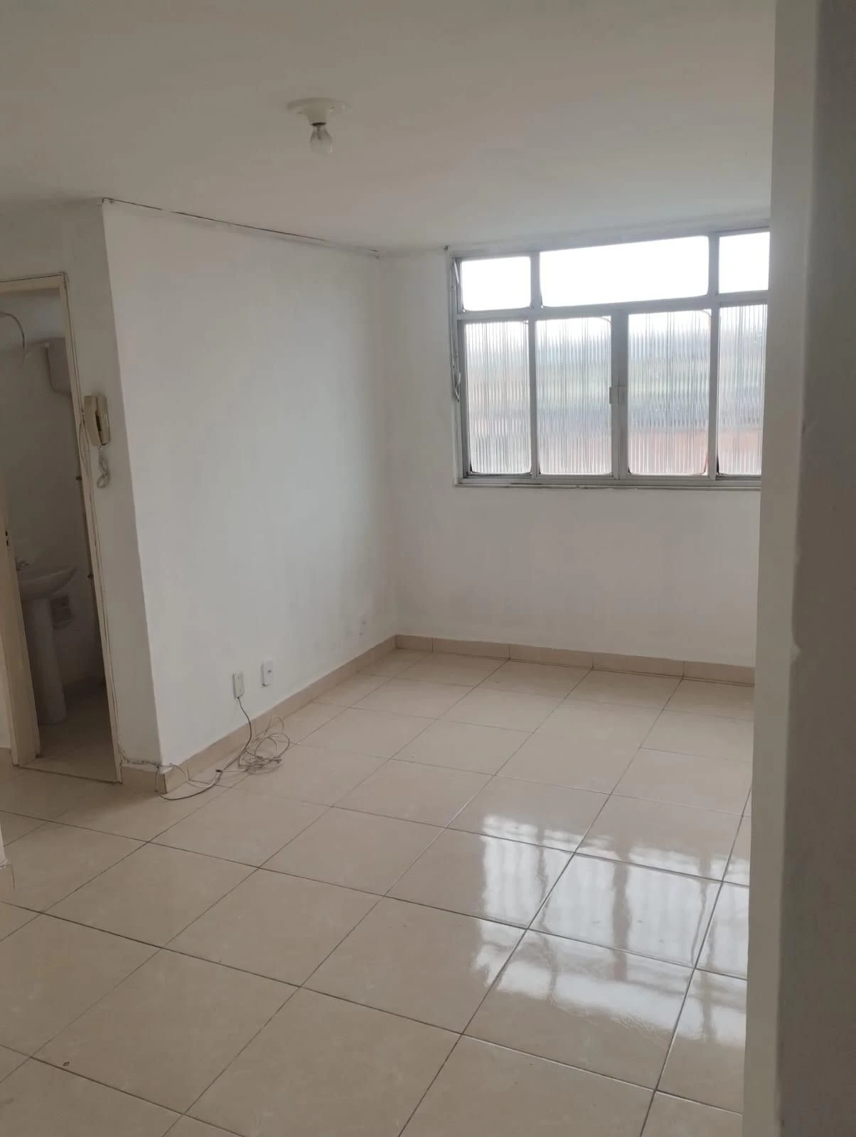 Unfurnished apartment with 2 bedrooms and 1 parking space — photo 8