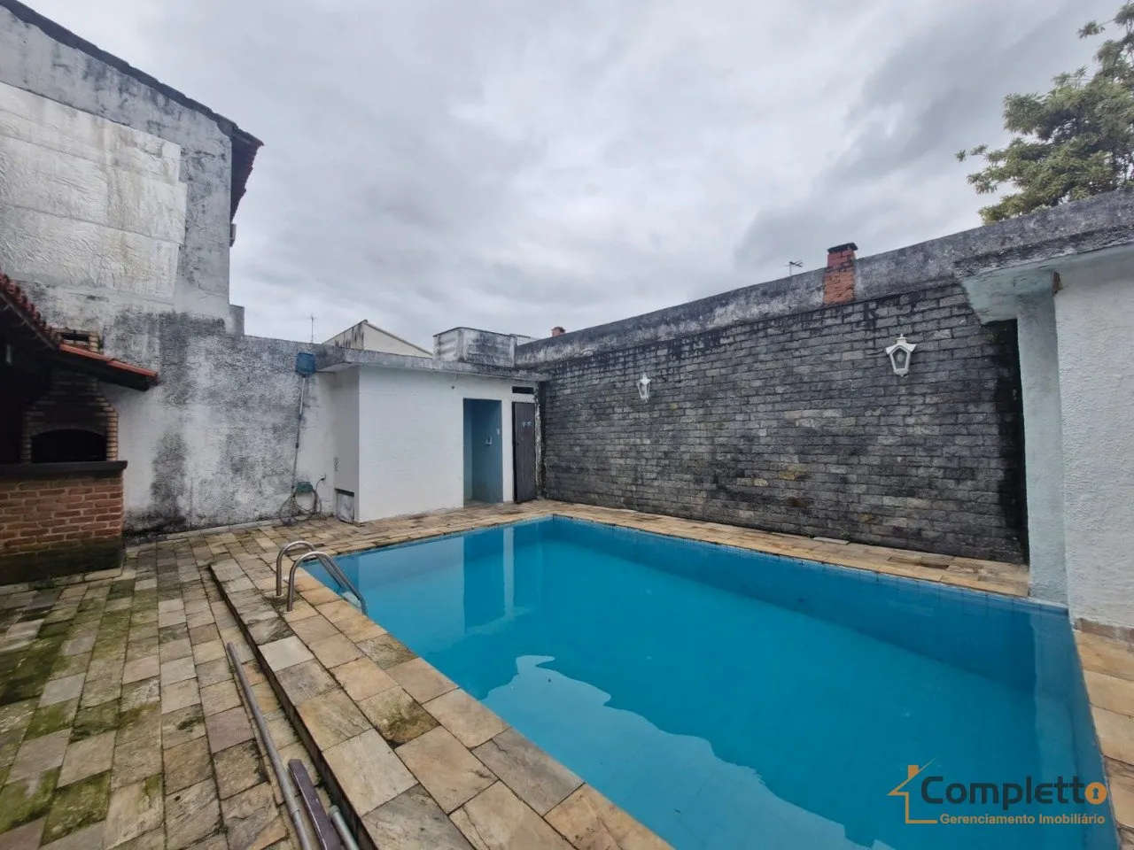 Casa de 220 m² con balcón gourmet y bañera — photo 23