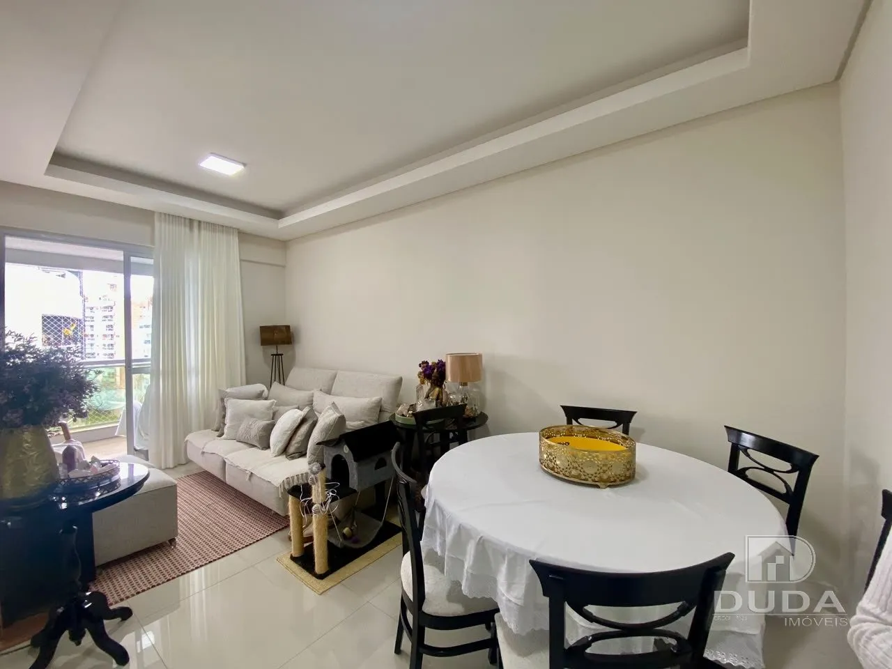 Furnished 2-bedroom apartment 91 m² with 2 parking spots
