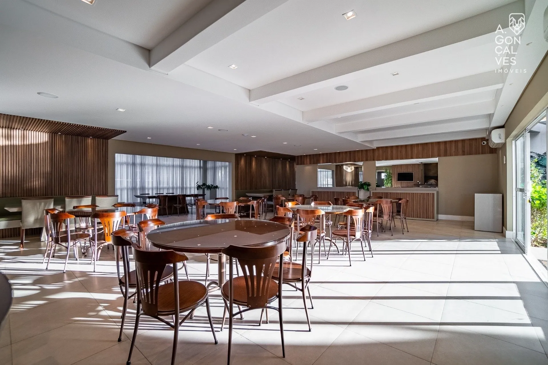Furnished house with 5 bedrooms and 5 bathrooms — photo 45