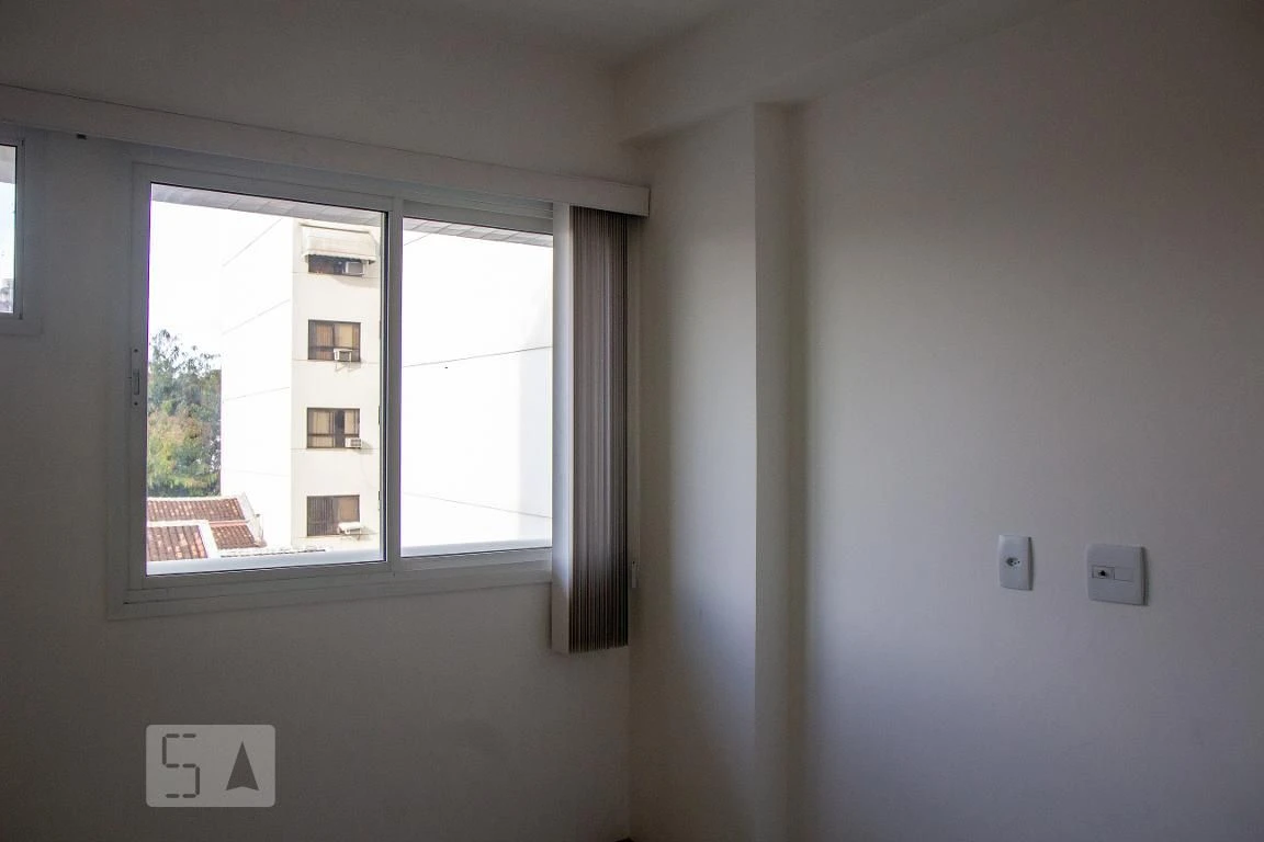 Apartment with 2 bedrooms and a balcony, 1 en-suite — photo 13