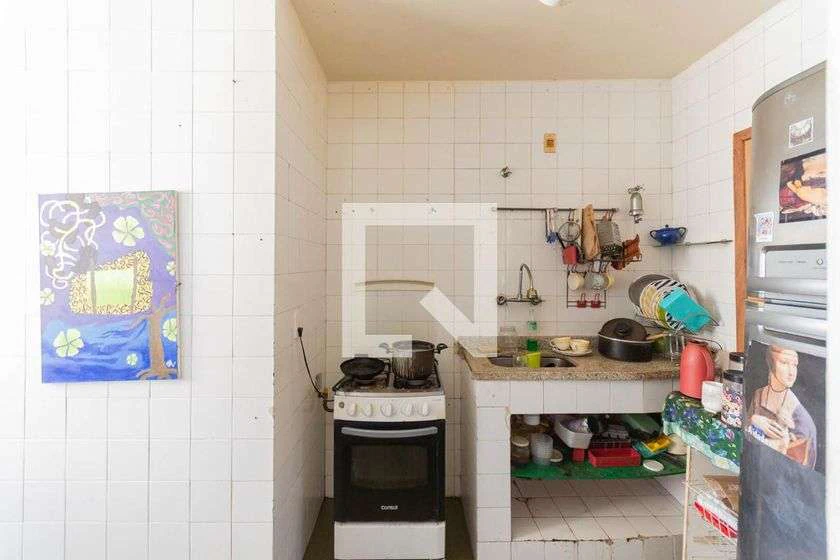 Apartamento mobiliado com 2 quartos, 60 m² e vaga