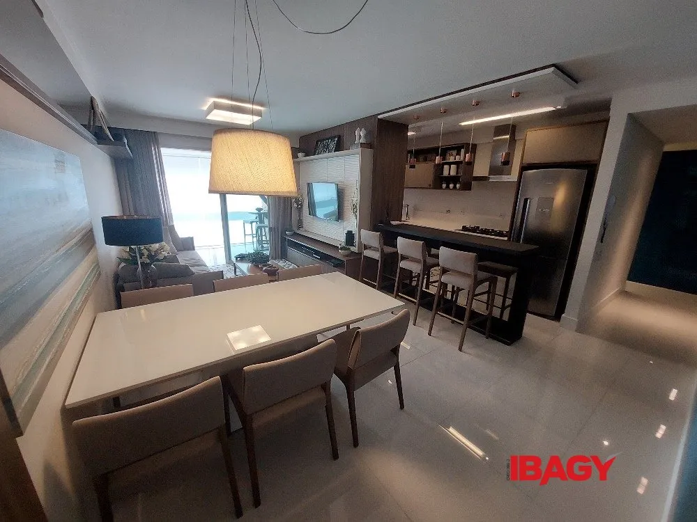 Furnished 2-suite apartment with enclosed balcony — photo 75