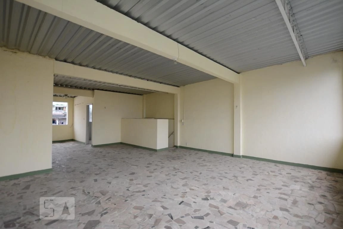 3-bedroom apartment with a glass-enclosed balcony — photo 32