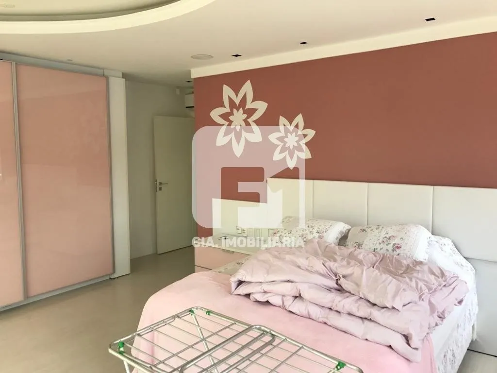 Furnished 9-suite house with open-plan kitchen — photo 41