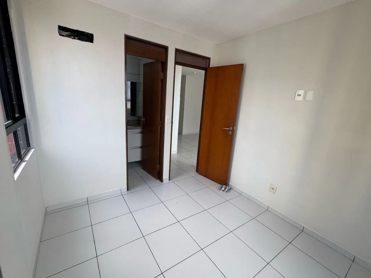Unfurnished 100 m² apartment with 4 bedrooms and 2 en-suites — photo 37