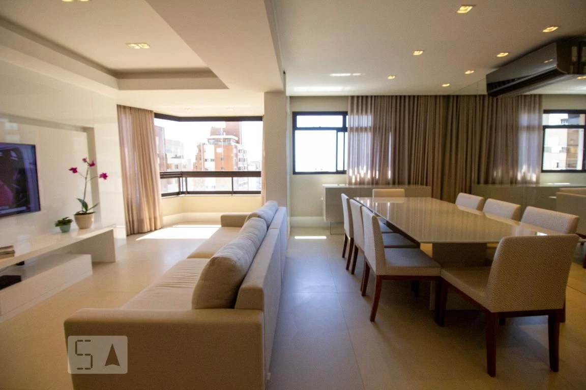Apartamento de 4 quartos com janelas do piso ao teto, Centro — photo 33