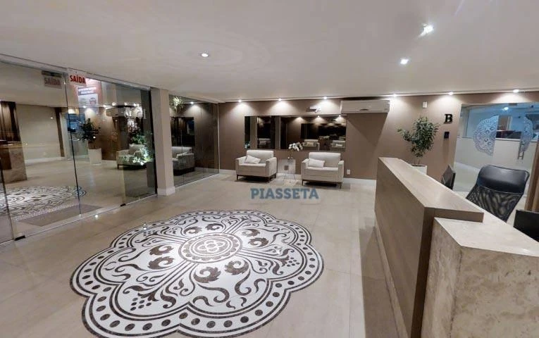 3-bedroom apartment in a building with a pool — photo 21
