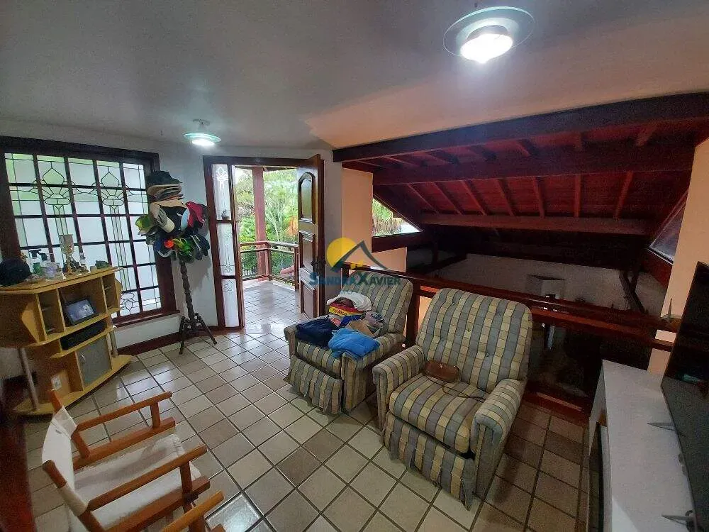 House with 4 bedrooms and 5 bathrooms for rent — photo 23