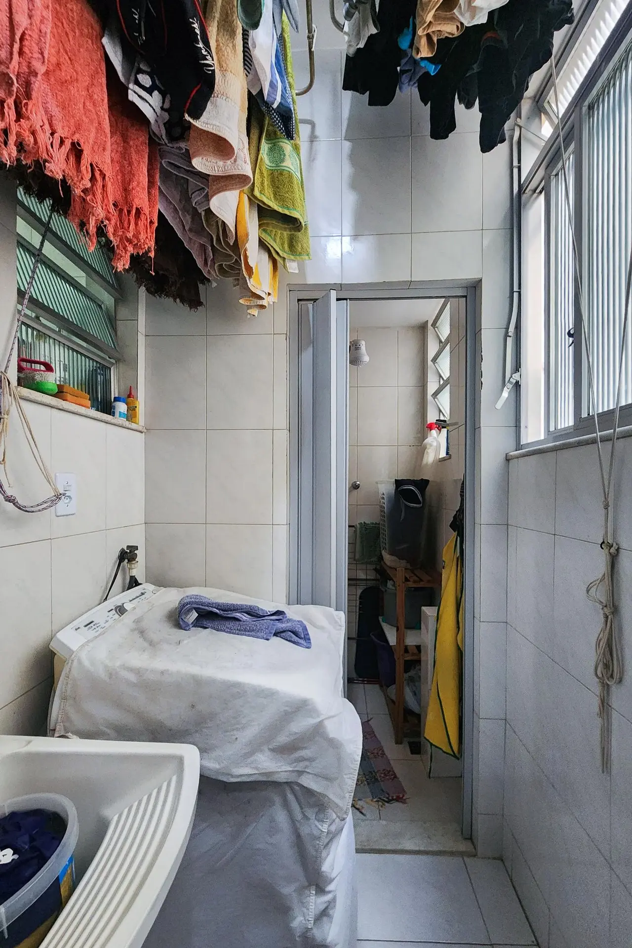 3-bedroom apartment with a bathtub — photo 31