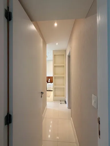 3-bedroom apartment with a glass-enclosed balcony — photo 44