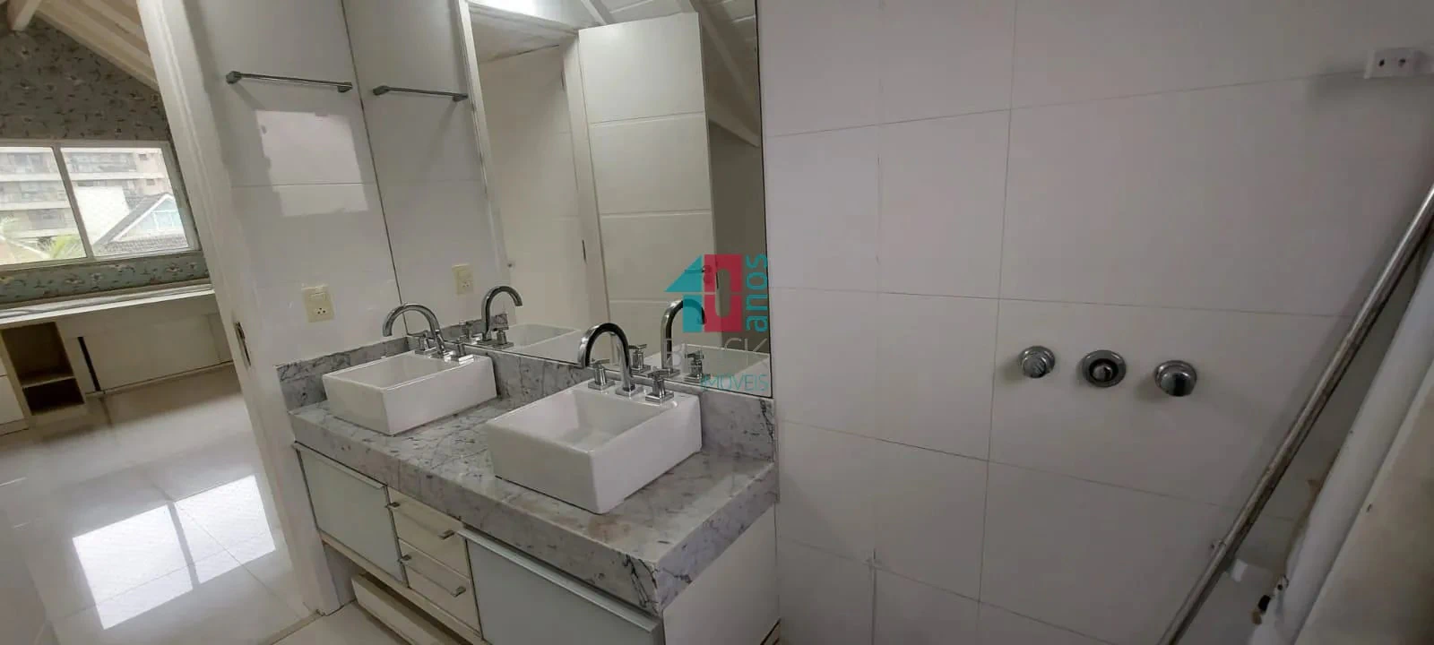 Casa de 200 m² com 4 suítes e 3 vagas — photo 27