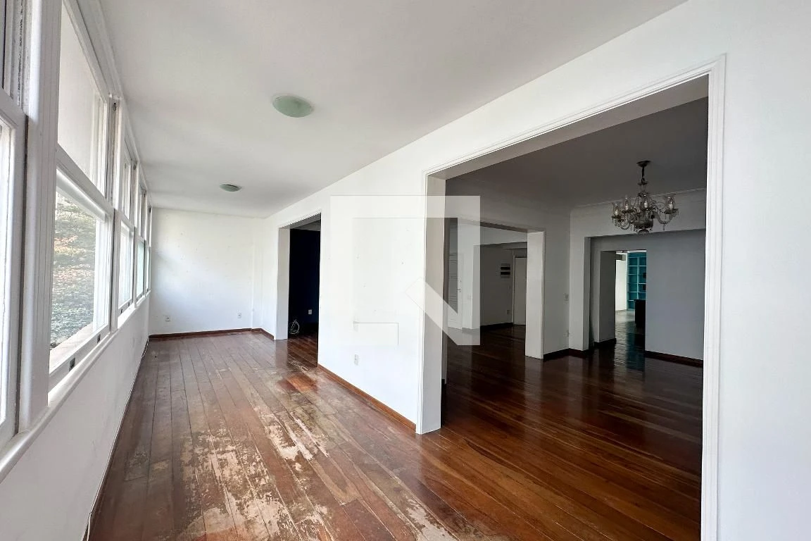 Apartamento com 4 quartos e sala de estar, 3 banheiros — photo 24