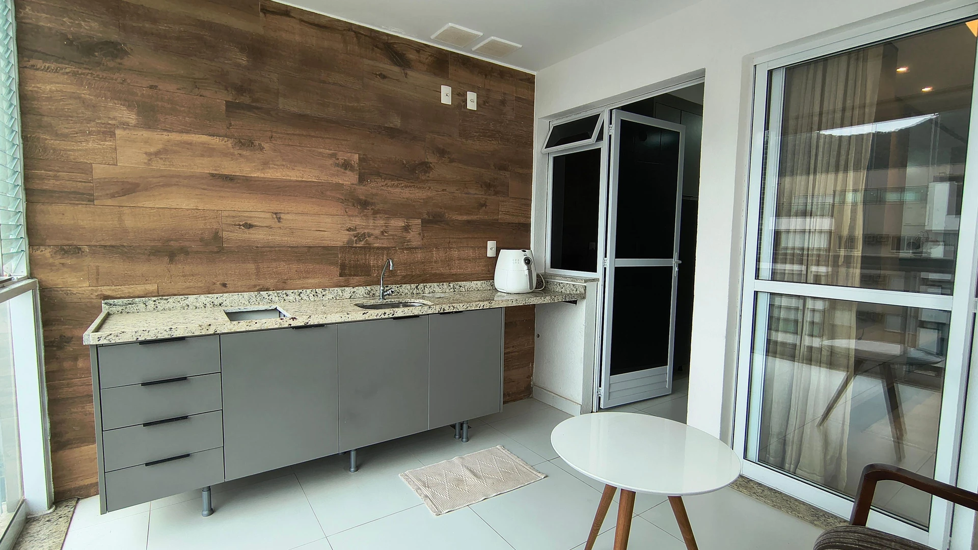 2-bedroom apartment with an enclosed, floor-to-ceiling balcony — photo 27