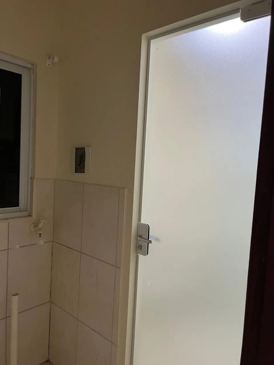 Unfurnished studio with 1 bedroom and 1 bathroom — photo 4