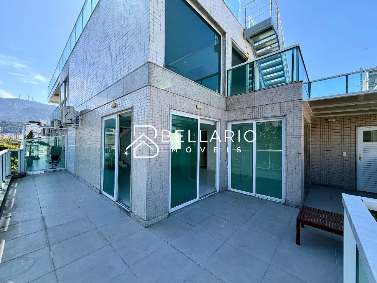 Unfurnished apartment with 3 bedrooms and 4 bathrooms — photo 11