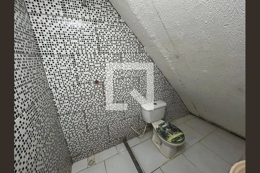 1-bedroom apartment with fitted kitchen and balcony — photo 10