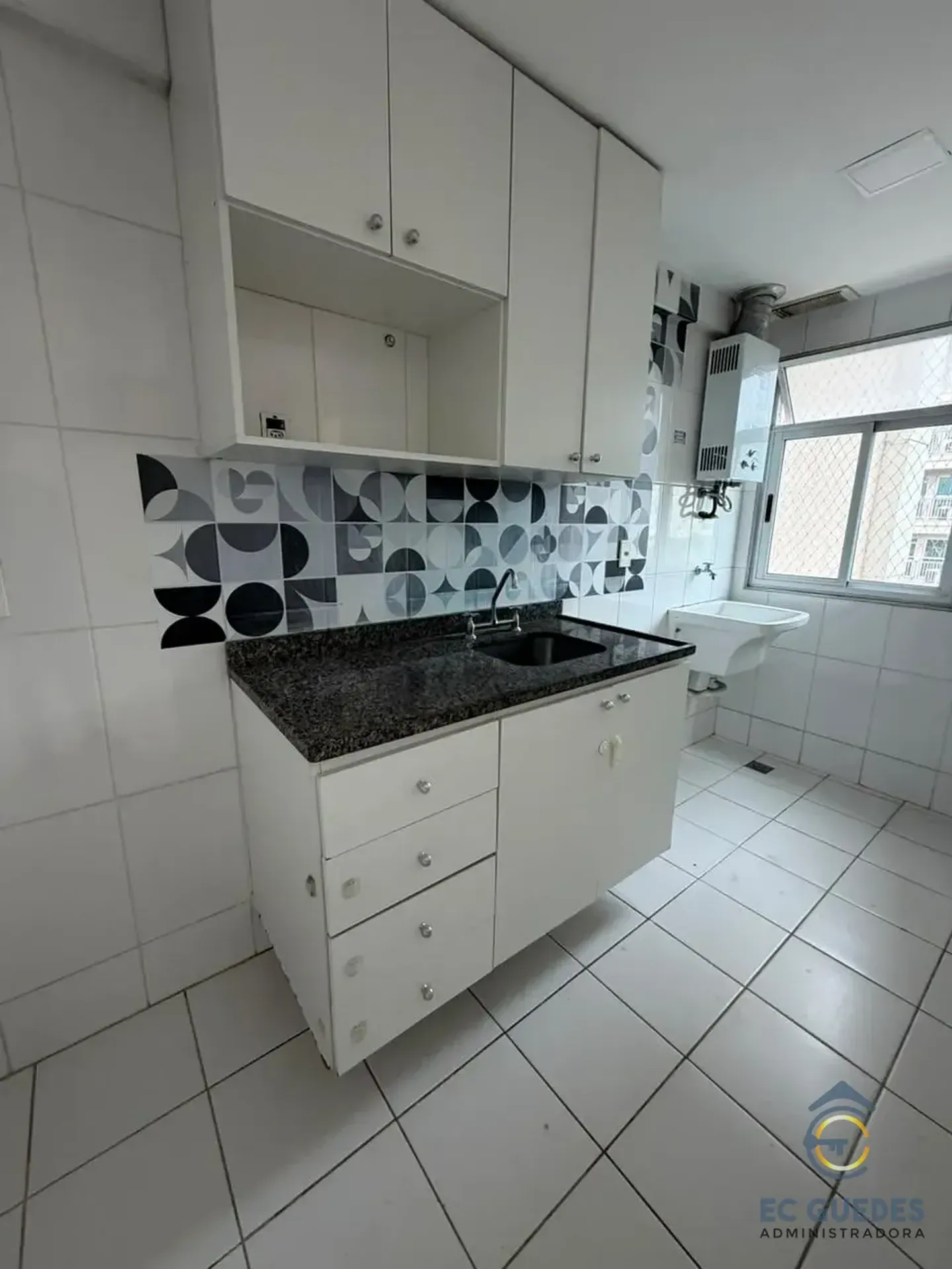 2-bedroom apartment with a mountain view in Rio de Janeiro — photo 6