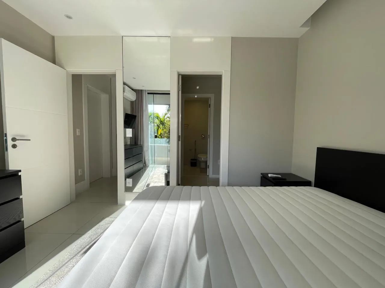 760 m² house with a private pool and a jacuzzi — photo 21