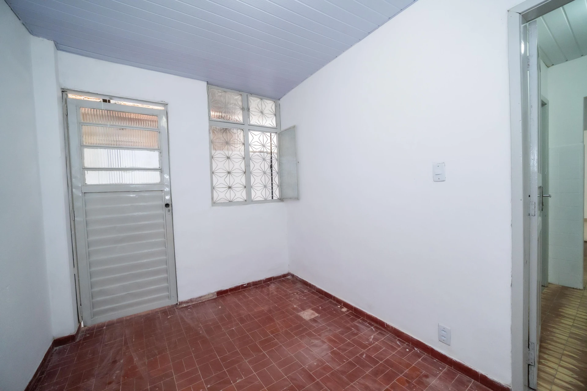 2-bedroom house with a garden — photo 34