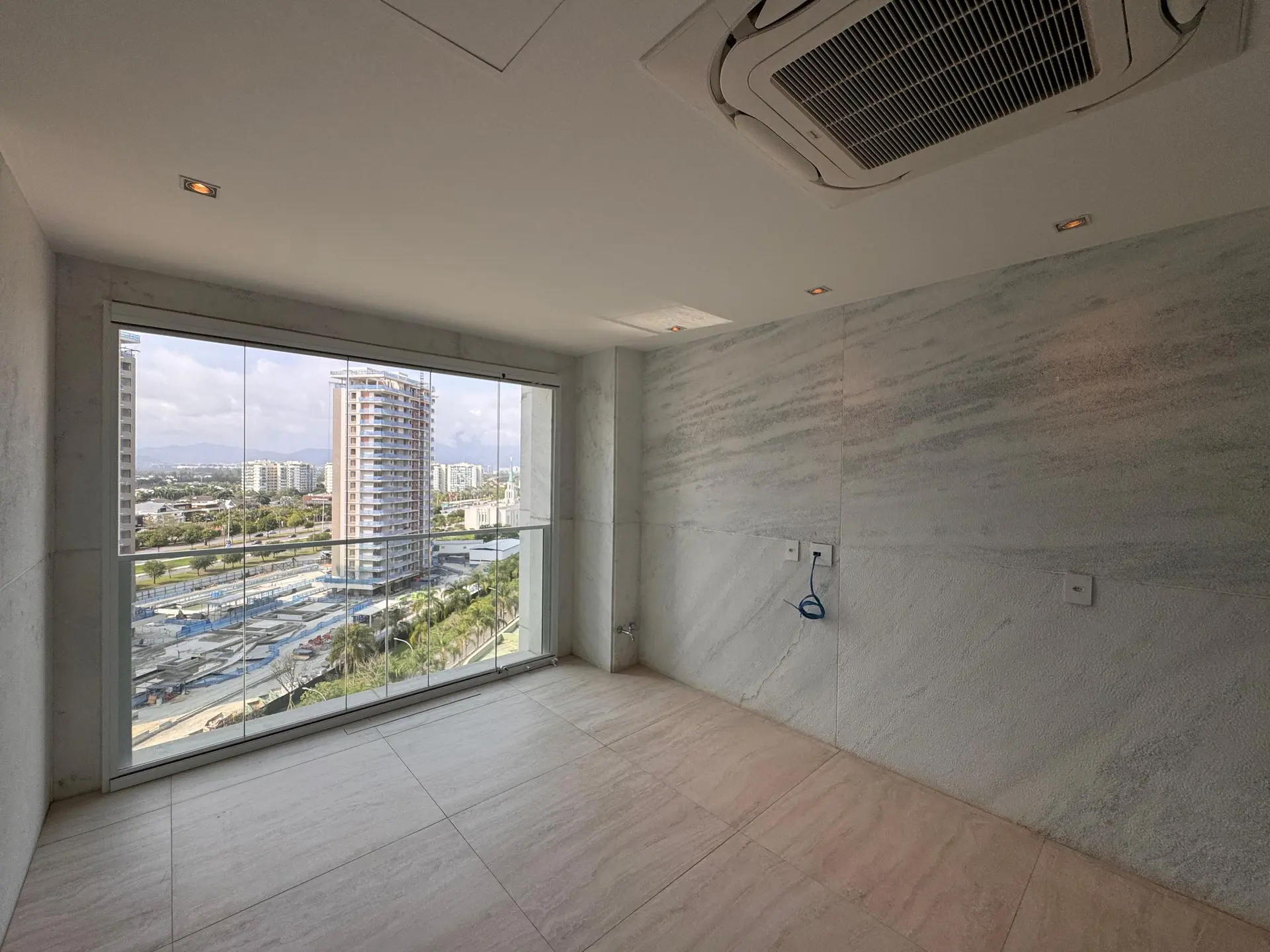 Apartamento mobiliado com 3 suítes e 4 vagas — photo 99