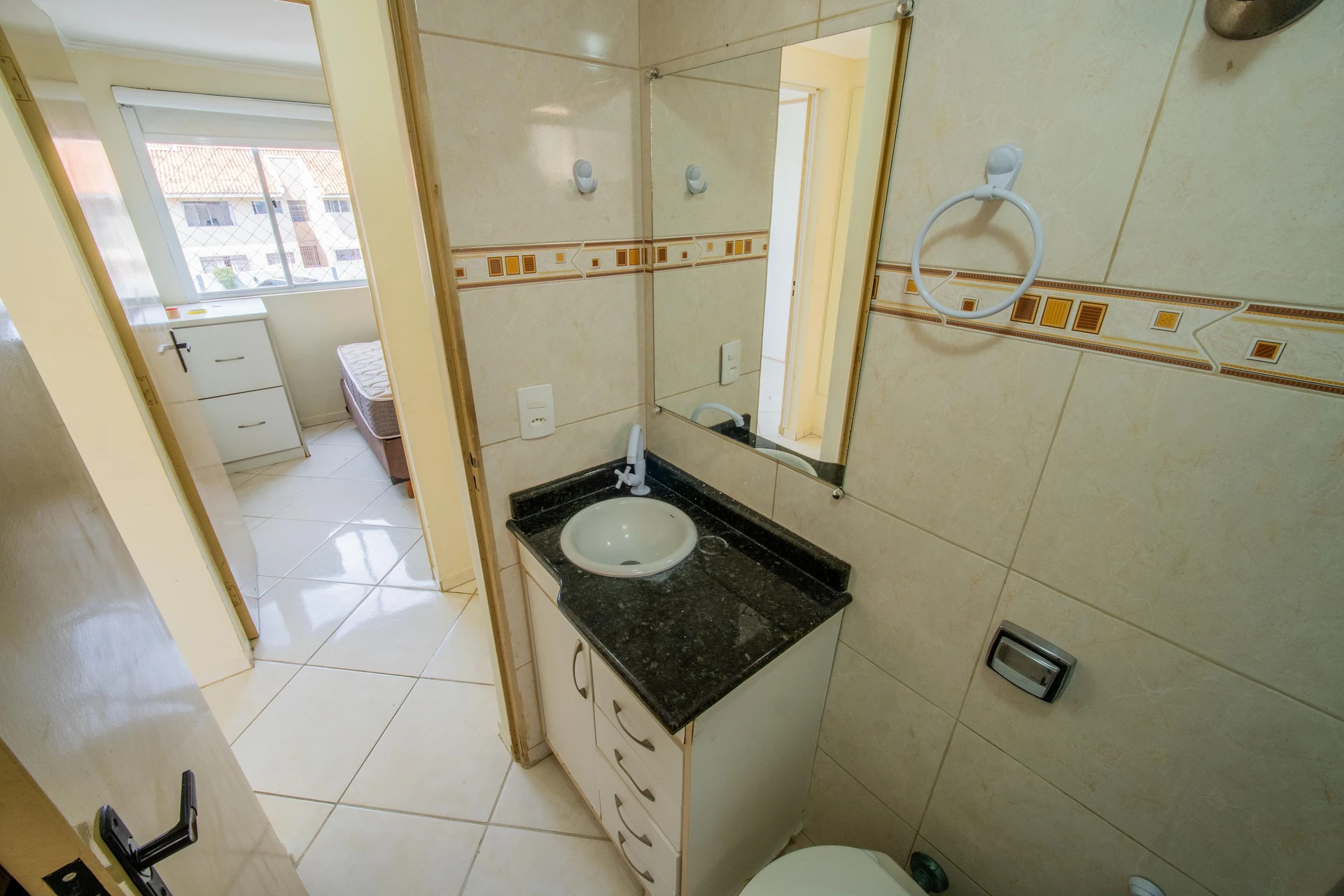 3-bedroom apartment with a washing machine in Curitiba — photo 23