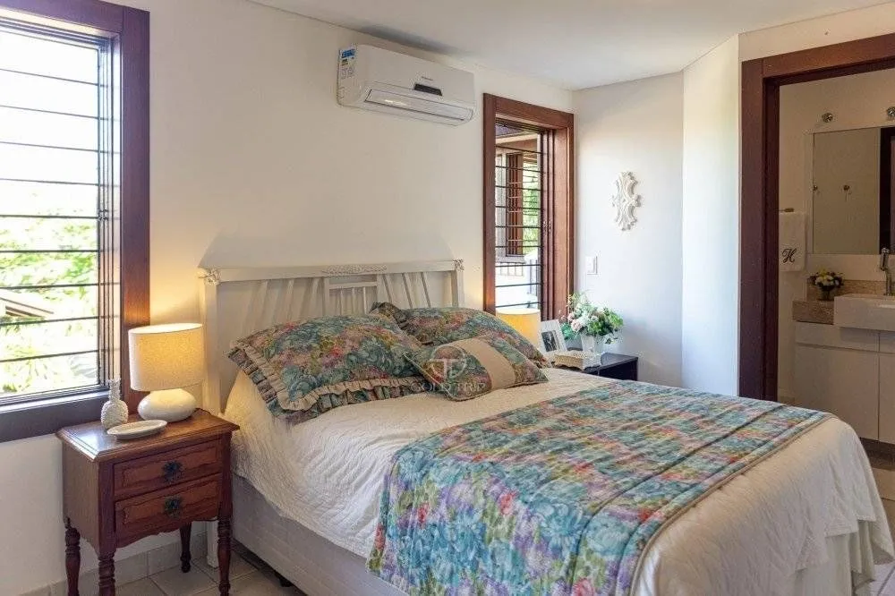 Casa mobiliada com 6 quartos e 3 suítes — photo 16