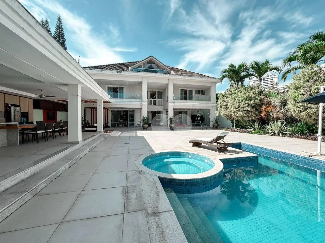 Furnished house with open kitchen and 5 bedrooms