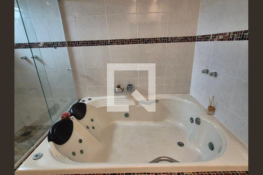 Condominium house with 4 bedrooms and a gas stove — photo 32