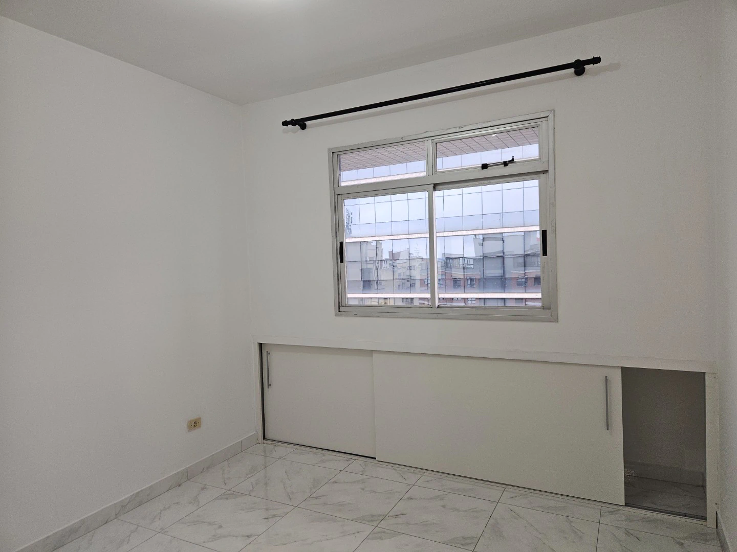 2-bedroom rental apartment with open-plan kitchen — photo 15