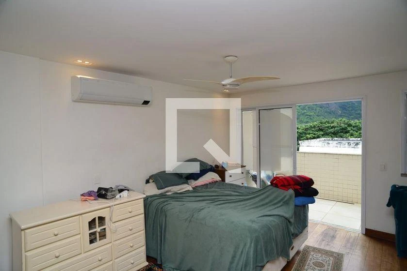 Furnished apartment, 300 m², with a glass-enclosed balcony — photo 3