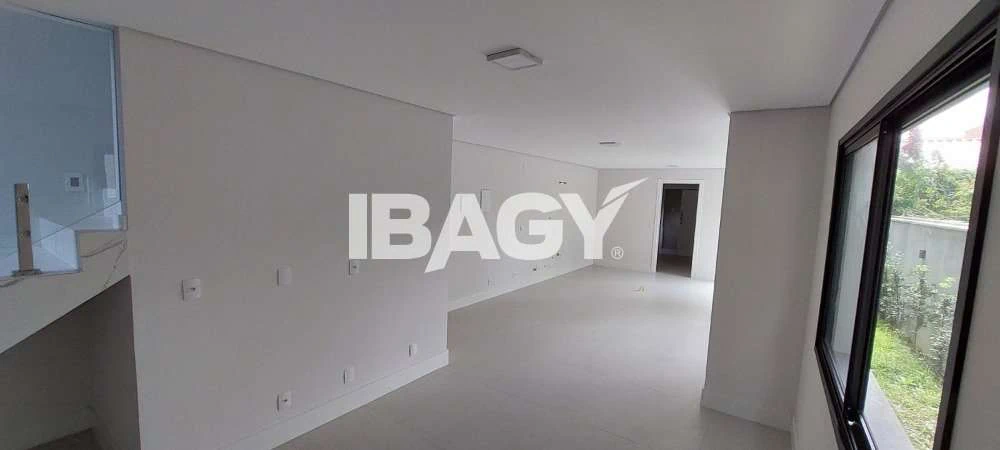 3 en-suite bedrooms with shared BBQ area