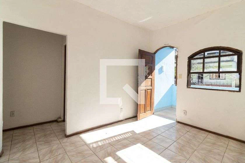 Casa sin muebles con 2 dormitorios y balcón