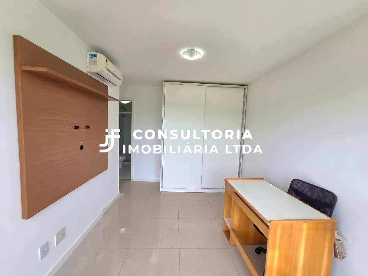 Unfurnished apartment with air conditioning and 3 bedrooms — photo 17
