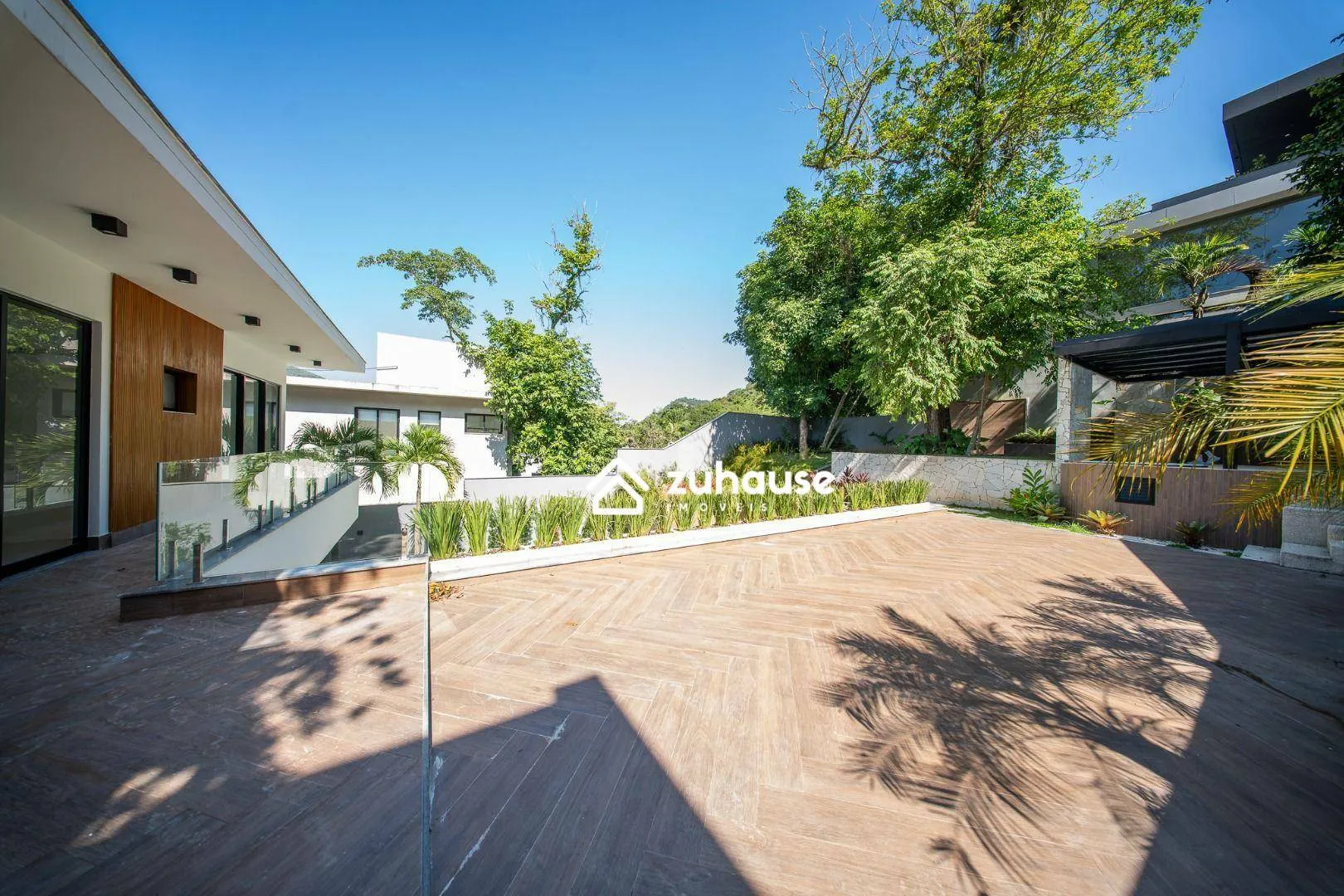 Casa com 5 quartos e cozinha em conceito aberto — photo 46