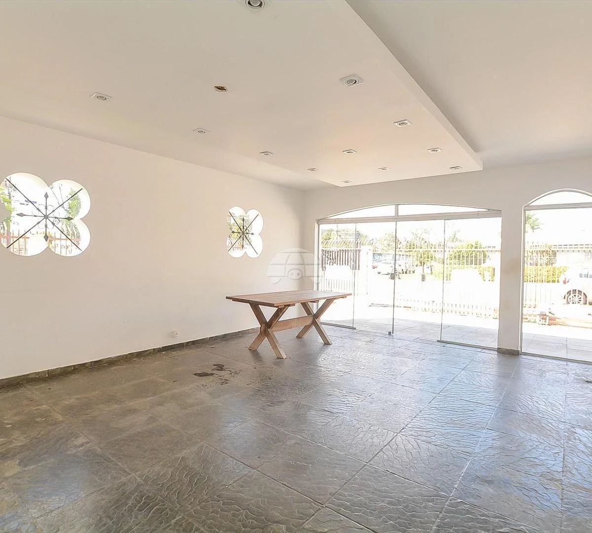 5-bedroom house with a grill on the balcony — photo 11