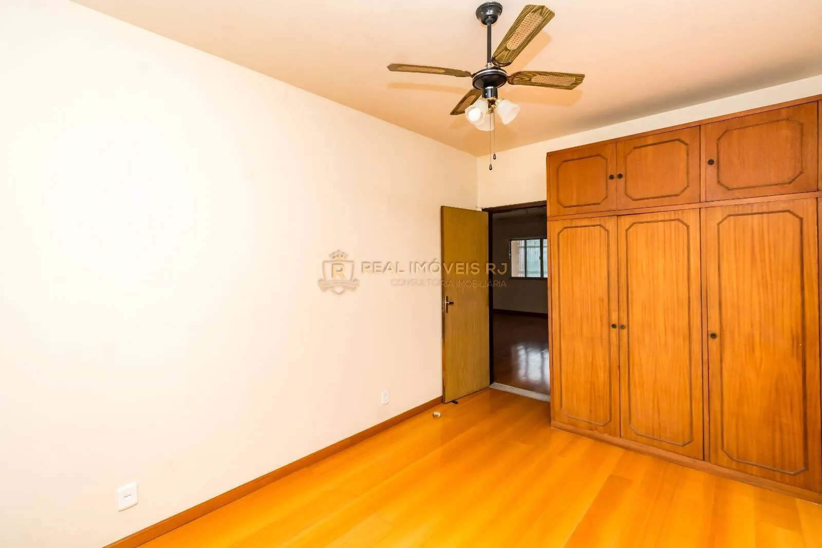 Unfurnished house with 3 bedrooms and 5 bathrooms — photo 46