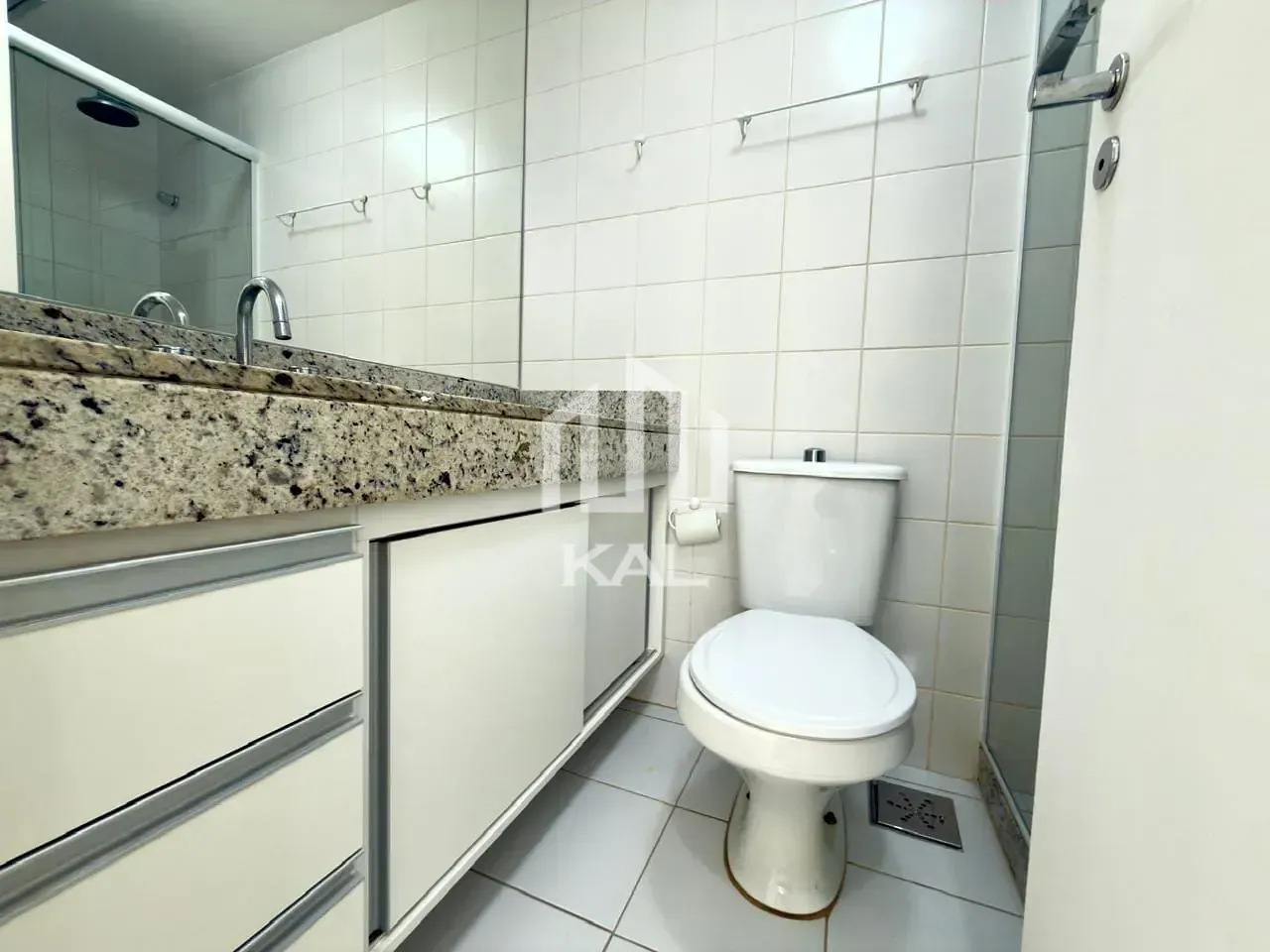 Mountain view in a 2-bedroom apartment, 68 m² — photo 8