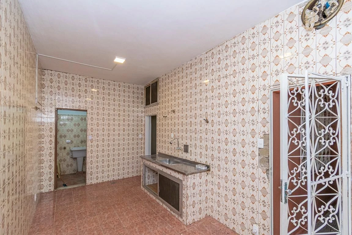 Unfurnished 2-bedroom house with fitted kitchen cabinets — photo 3