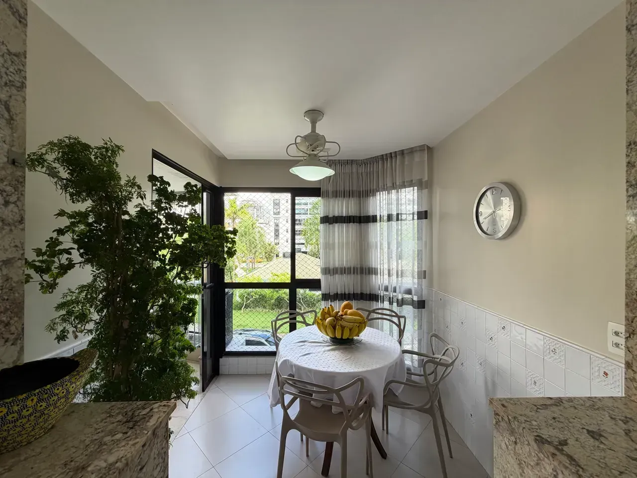 Furnished apartment, 160 m², with a jacuzzi — photo 14