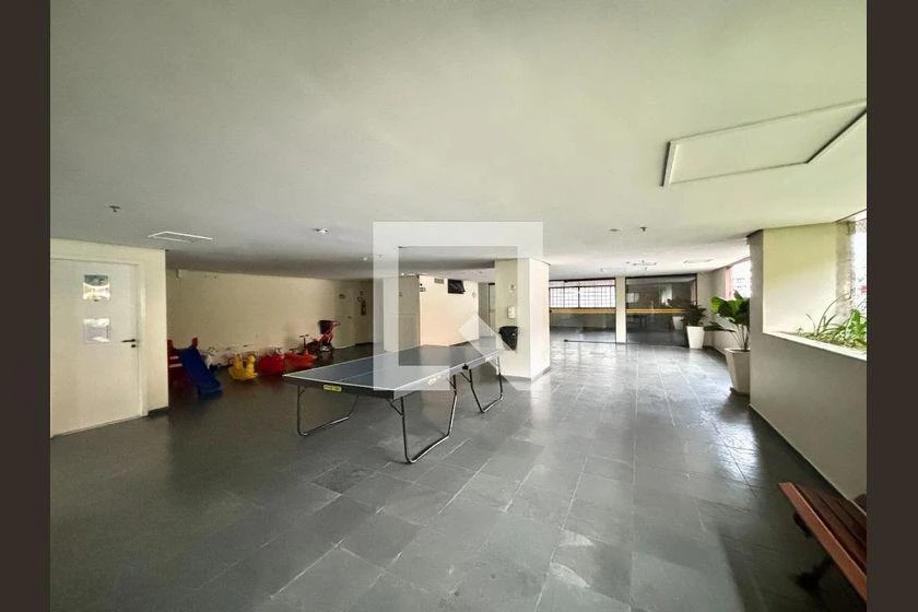 Renovated 2-bedroom apartment with city view, 85 m² — photo 38