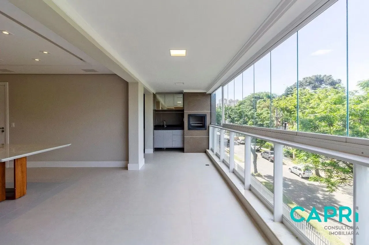 3 en-suite bedrooms with 5 baths and 3 parking spaces — photo 3