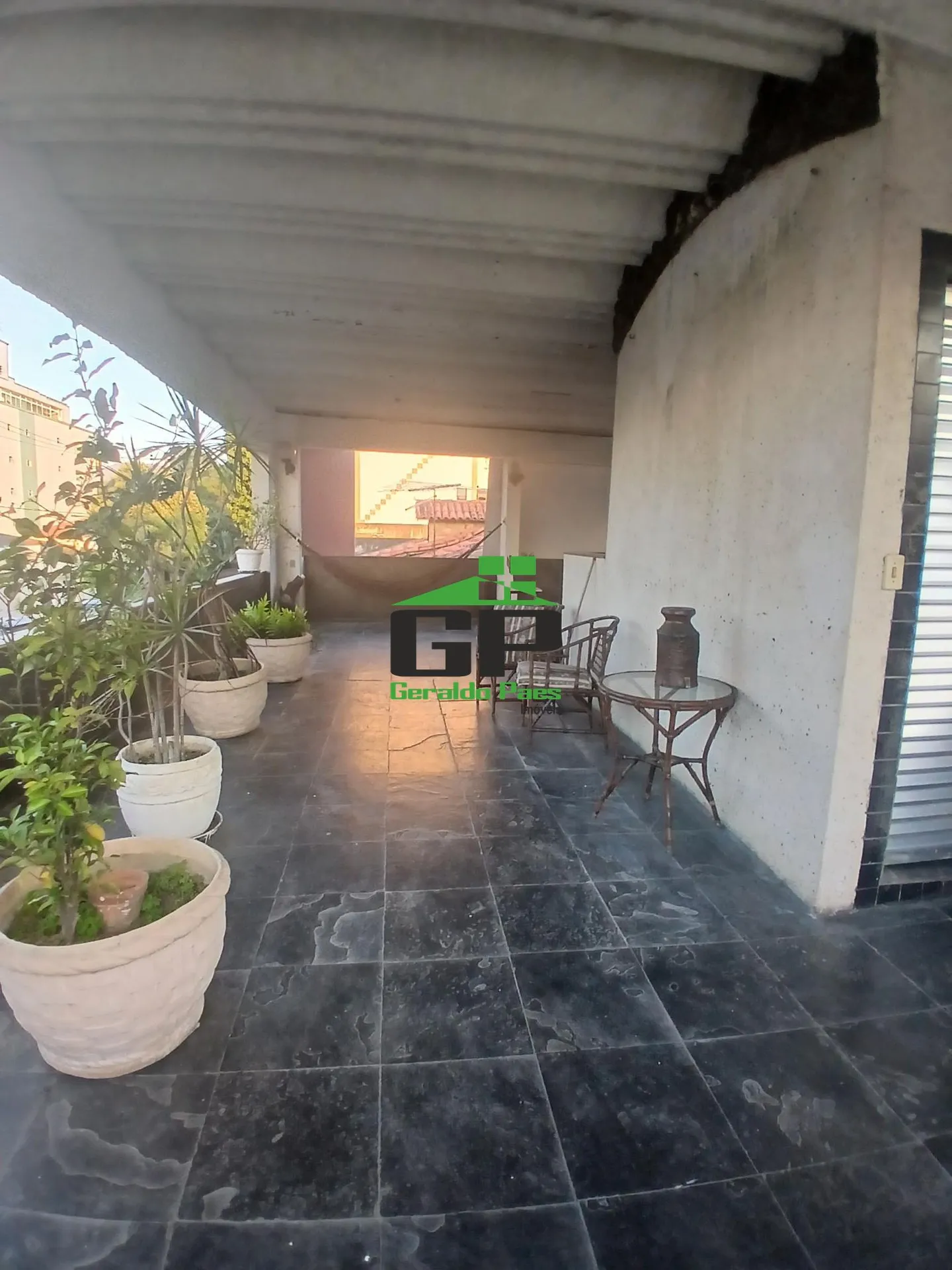 Casa de 349 m² com varanda gourmet e jardim — photo 35