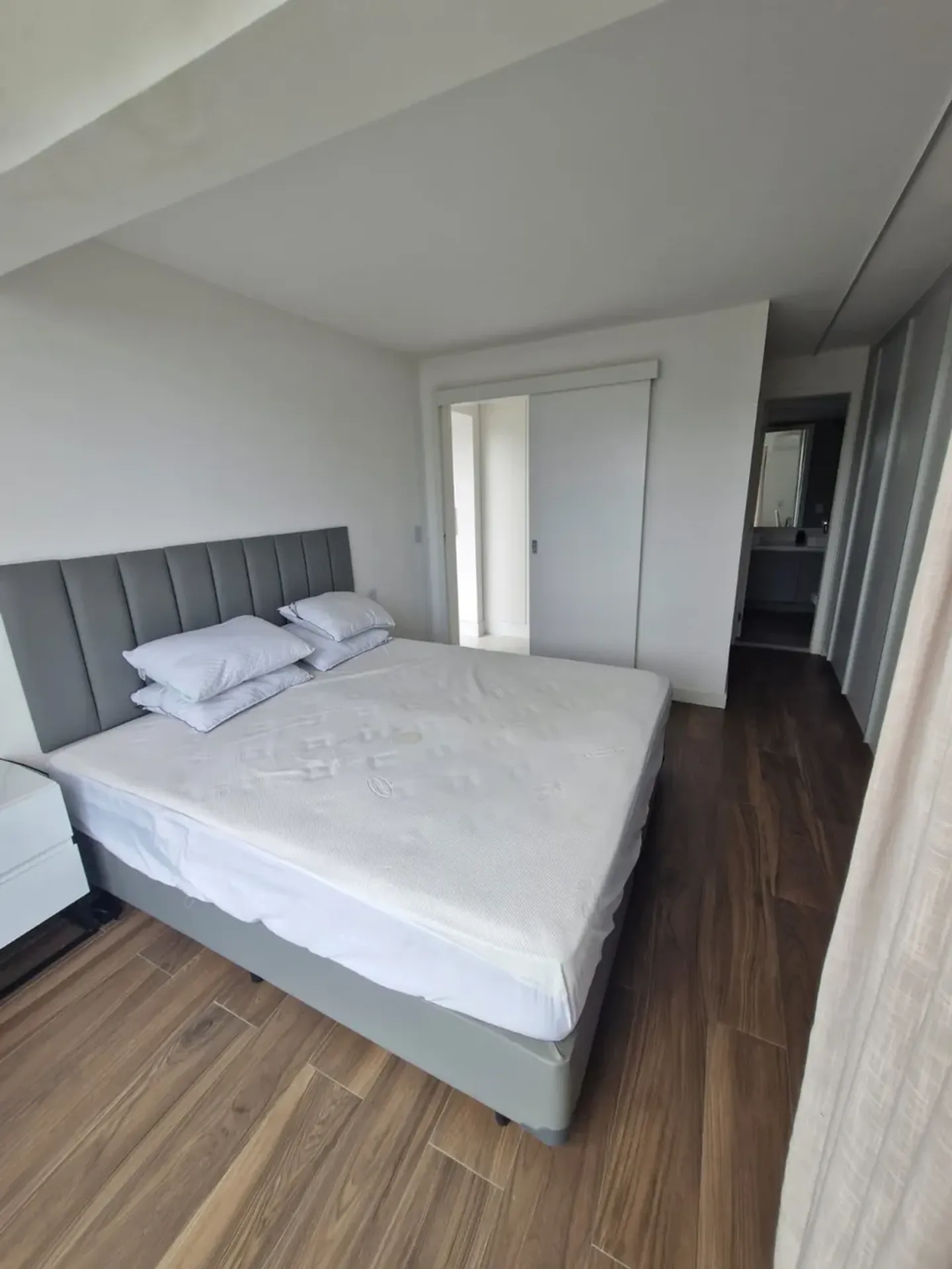 Furnished house, 280 m², with a water view — photo 3