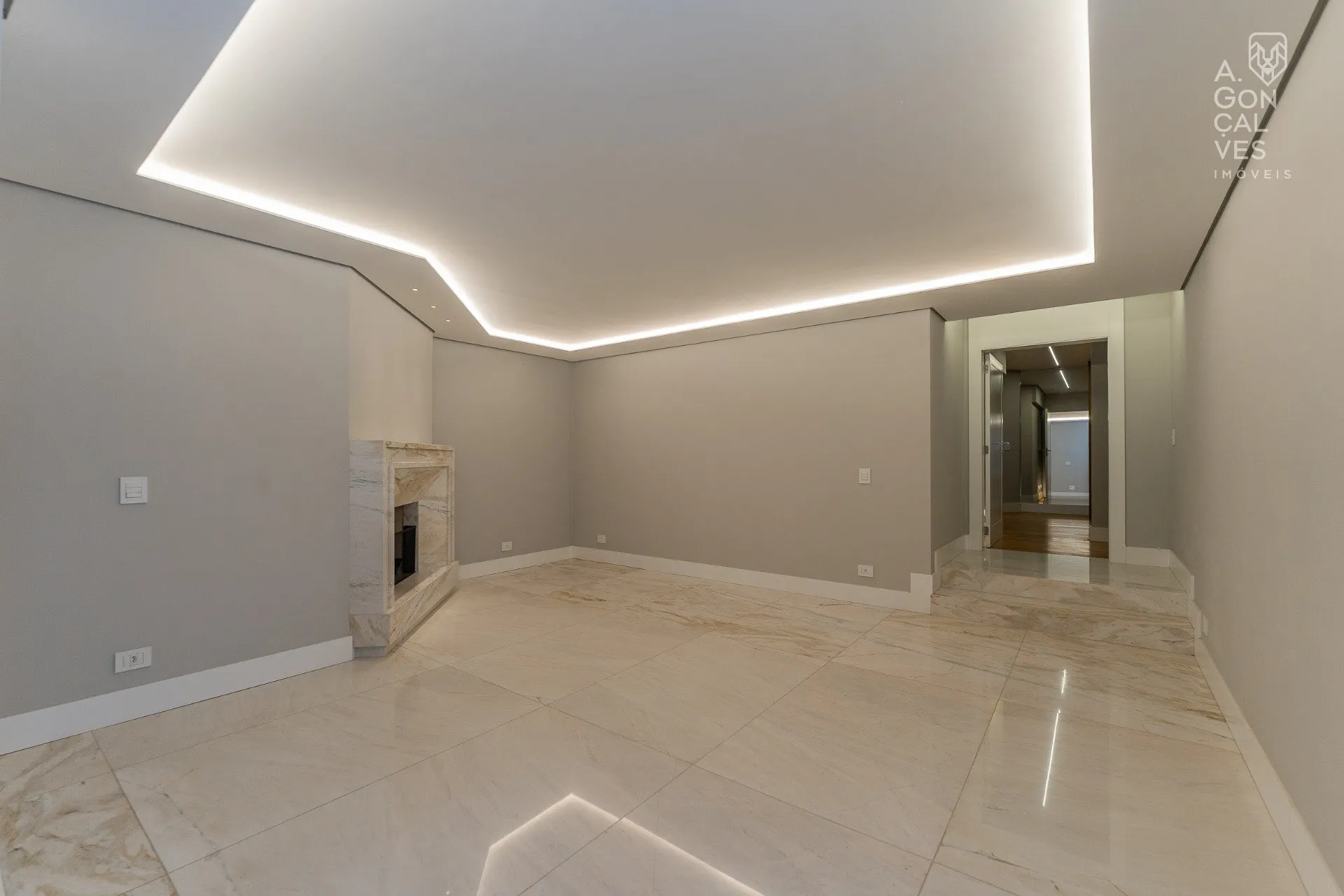 479 m² apartment with 4 bedrooms and 4 parking spaces — photo 33
