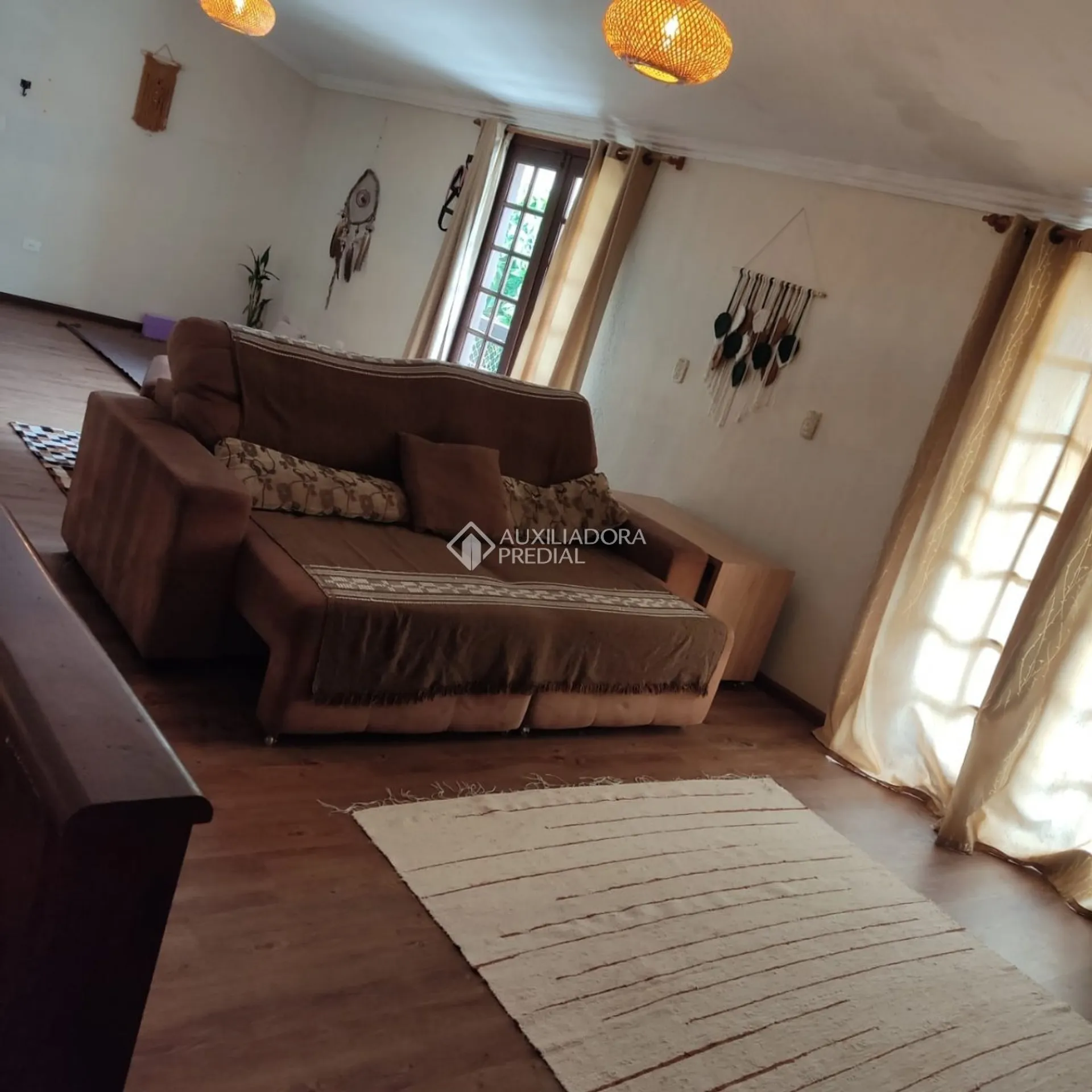 Furnished house, 295 m², with a fireplace — photo 17