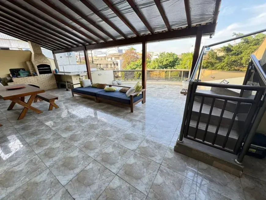 Apartment, 469 m², with a grill on the balcony